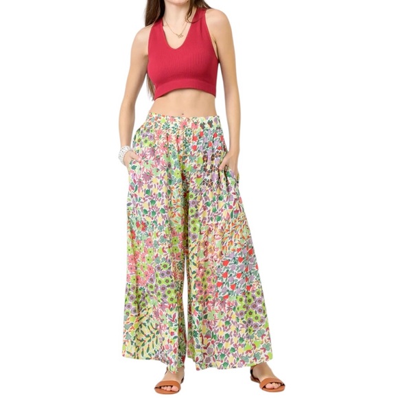Pants - Wide Leg Floral Palazzo Pants in Multicolor